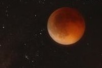 皆既月食で月が赤くなる 12月21日 画像