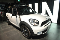 MINI、スノーボードブランドと“クロスオーバー” 画像