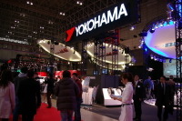 【東京オートサロン11】横浜タイヤは ブルーアース で環境性能を訴求 画像