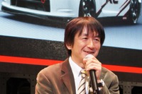 【東京オートサロン11】GT-R RC …NISMO 岡村氏「お値段頑張りました」 画像