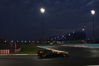 ピレリ、アブダビで初の夜間ウェットテスト実施 画像