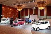 【スズキ MRワゴン 新型発表】鈴木会長「軽はマイペースで売っていく」 画像