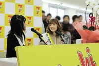 カーセブン、1日店長に小倉優子さん 画像