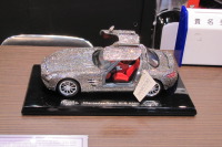 ［ギフトショー11］スワロフスキーが輝く SLS AMG ミニカー、価格は30万円 画像