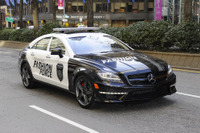 メルセデス CLS ポリスカー、NYファッションを取締り?! 画像