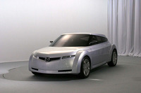 【東京ショー2003出品車】マツダ『クサビ』はスーパーチャージャー搭載 画像