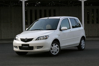 【東京ショー2003出品車】マツダ『デミオ e-4WD』---後輪に電気モーター 画像