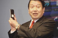 「2011年度発表端末の半分はスマートフォンへ」…NTTドコモ山田社長 画像