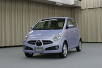 【東京ショー2003出品車】埋もれない個性---スバル『R2』 画像