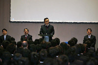 新日鉄、2012年度採用は200人減…操業・整備を抑制 画像
