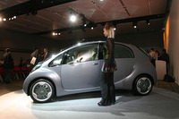 【東京ショー2003出品車】コンセプトは普遍的……三菱『i』 画像