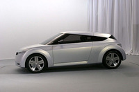 【東京ショー2003出品車】スポーツの流れに打ち込む…マツダ『クサビ』 画像