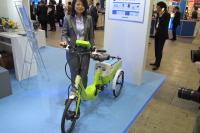 【FC EXPO11】岩谷産業の水素自転車に来場者注目 画像