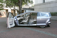 【東京ショー2003出品車】河の流れのよぉ〜にぃ〜日産『セレニティ』 画像