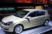 【東京ショー2003出品車】オペルは早くも新型『アストラ』を紹介 画像