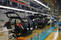 日産、11日より順次生産を再開 画像