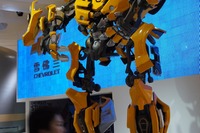 【上海モーターショー11】シボレーブースにトランスフォーマー出現 画像