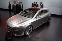 【上海モーターショー11】メルセデス Aクラス 次期型にAMG?!…最大出力は350ps 画像