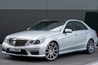 【ニューヨークモーターショー11】メルセデス E63AMG に新エンジン…燃費22%向上 画像