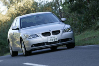 【インプレ'03】ピーターライオン BMW『5シリーズ』 違和感を感じるアクティブステアリング 画像