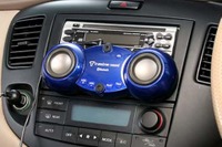 サンワサプライ、スマートフォン用Bluetooth車載スピーカーを発売 画像