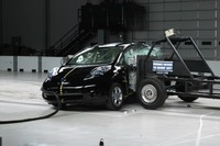 日産 リーフ、EV初の衝突安全最高レベル…IIHS 画像