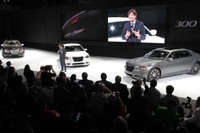 【ニューヨークモーターショー11】クライスラー 300C に2つの個性…スポーツ&ラグジュアリー 画像