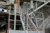 いきなりガラスを割って室内に飛び込むパックボット［動画］ 画像
