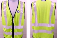 JAF、高視認性安全ベストを貸与---高速道路などで救援依頼者に 画像