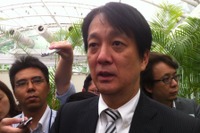 【トヨタ プリウスα 発表】毛利常務役員「セダンも引きは強い」 画像