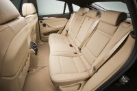 BMW X6 の乗車定員を5人に…価格は据え置き 画像