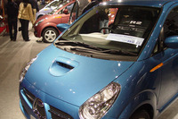 【大阪モーターショー】私の名前は『R2』…スバルの新軽自動車 画像