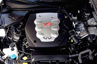 日産「VQ」、10年連続で「10ベストエンジン」 画像