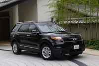 【フォード エクスプローラー 試乗】乗用車系プラットホームで快適な走り…松下宏 画像