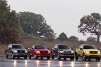 【COTY】フォード『F150』とトヨタ『プリウス』……米 画像