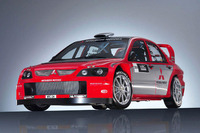 【オートサロン'04出品車】三菱のラリーカー『ランサーWRC04』初披露 画像