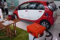三菱益子社長、EVからの電源供給装置「既販EVも使えるよう工夫する」 画像
