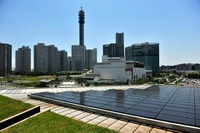 太陽光発電でEVを充電、日産が実証実験を開始 画像