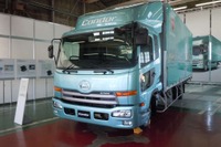 【UDトラックス コンドルMK/LK 新型】竹内社長「中型トラックは4気筒が半分に」 画像