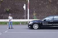 ［動画］40km/hから自動ブレーキ…トヨタのプリクラッシュセーフティ 画像