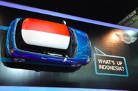 【ジャカルタモーターショー11】MINI、ルーフアートでアピール 画像