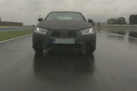 レクサス GS 次期型が疾走…レインコート使用？［動画］ 画像