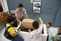 【ジャカルタモーターショー11】子供たちに誇るインドネシアデザイン…ダイハツ 画像