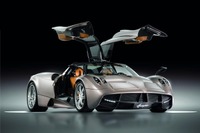 パガー二の新型スーパーカー、ウアイラ…改良で米国上陸へ 画像