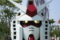 実物大ガンダム、お台場に再び登場…右手に乗れる 画像
