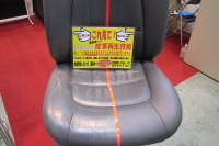 ［独立開業支援展11］傷ついた革のシートが新品同様に再生 画像