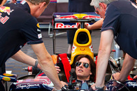 トム・クルーズ、F1マシンに乗る 画像