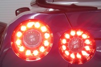 日産 GT-R バージョンアップキット…リヤコンビランプが4灯同時点灯 画像