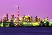 人気の工場夜景がカレンダーに 画像