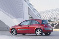 ルノーの2003年決算は、日産のおかげで純利益26.8%増 画像
